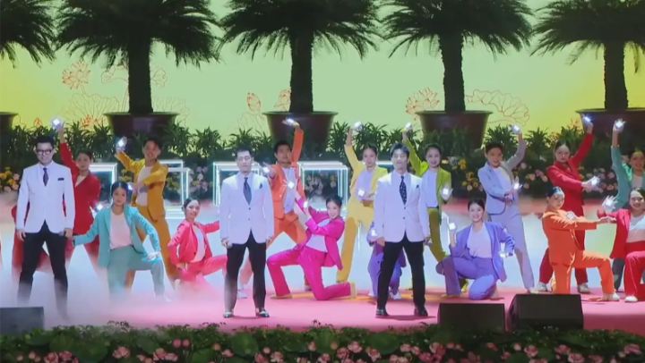 Chương trình nghệ thuật 'Trái tim Hà Nội - sáng mãi niềm tin'